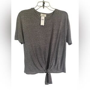 NWT- Women’s Gray Short Sleeve Top From t.la (Anthropology) Size Small.